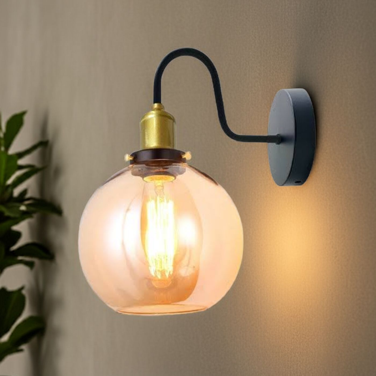 The Sandmere Wall Light — Amber Glass