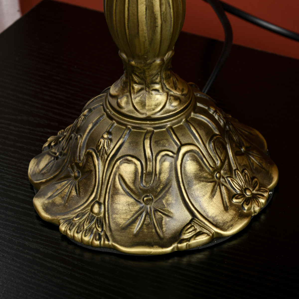The Thistledown Table Lamp — Stained Glass